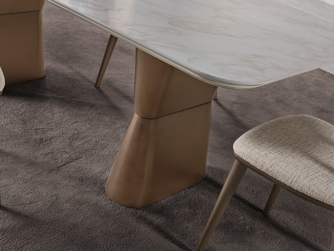 Molde Dining Room Set