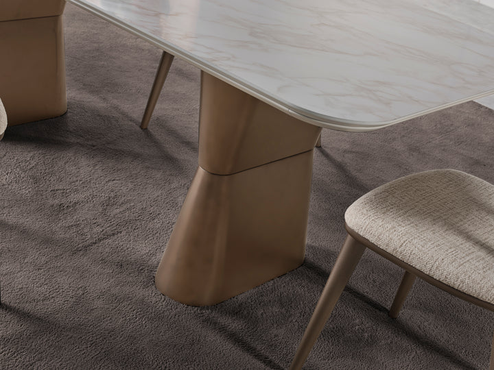 Molde Dining Room Set